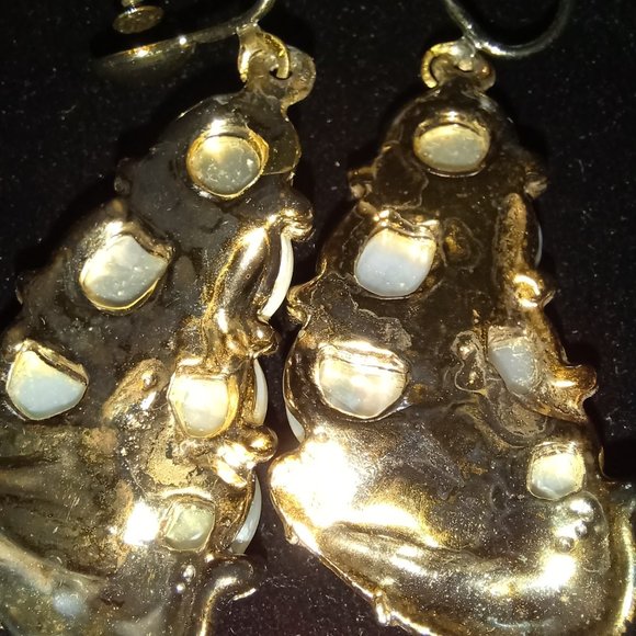 Vintage Mother of Pearl screwback earrings - Picture 2 of 6